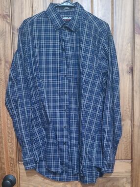 Kirkland Signature Navy, Blsck and White Plaid Long-Sleeve Button-Down Shirt. XL